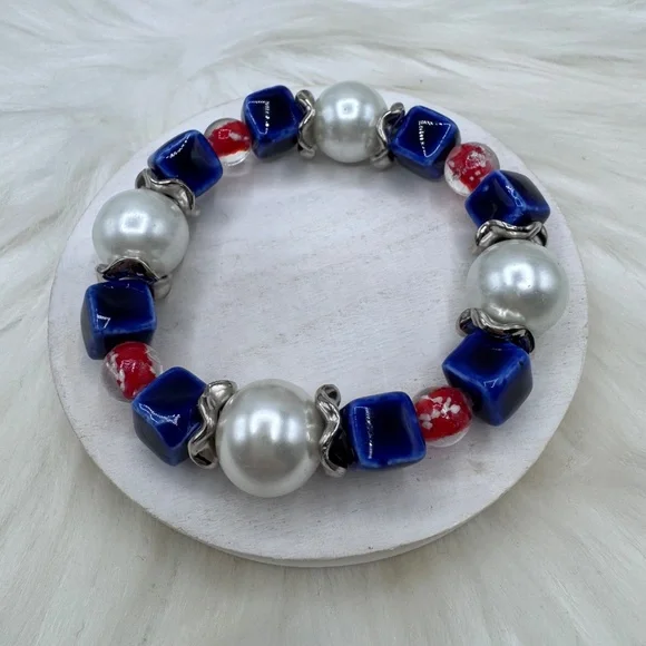 Red White Blue Pearl Beaded Bracelet – Patriotic Stretch Charm Bracelet - Picture 5 of 5